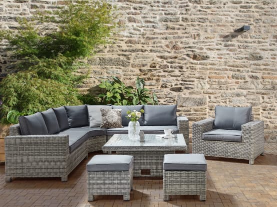 Muebles de jardín con sombra