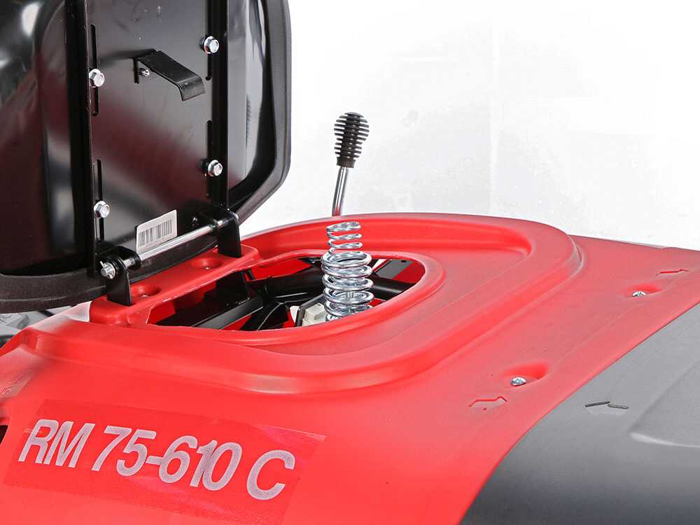 Cortadora de césped con asiento Geotech RM 75-610 C
