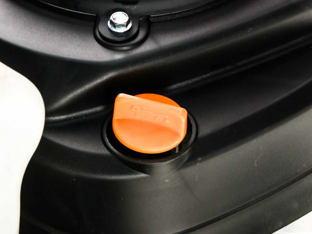 Cortadora de césped con asiento BRONCO 107T-S 